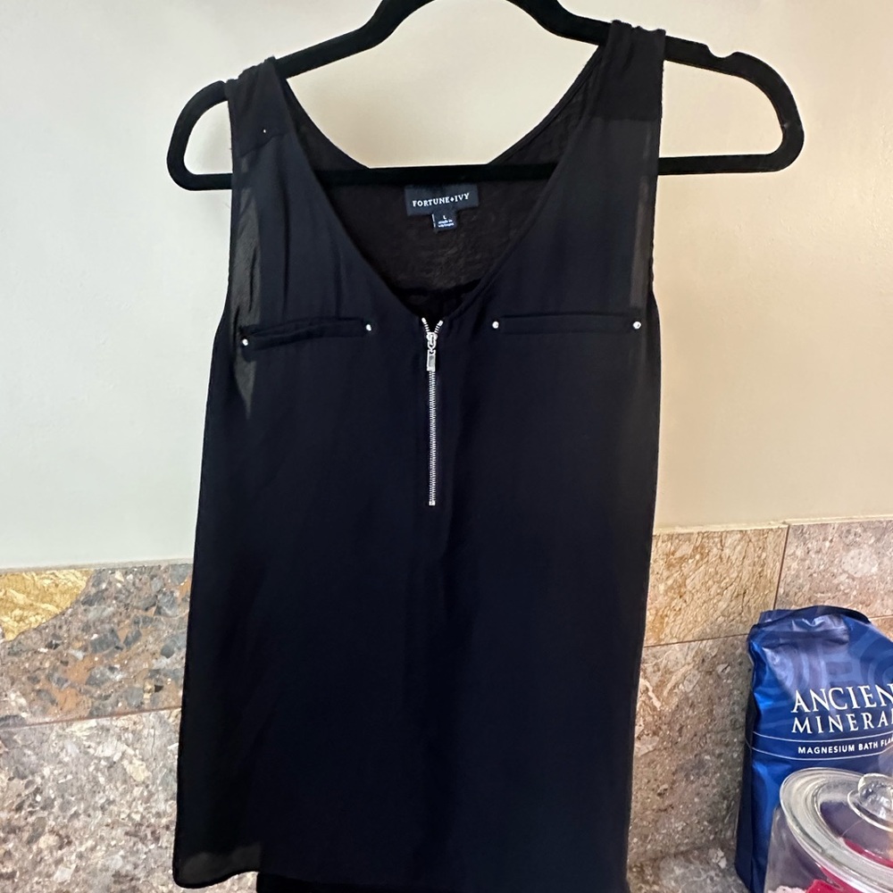 Fortune + Ivy Zip Front Sleeveless Blouse – Size L